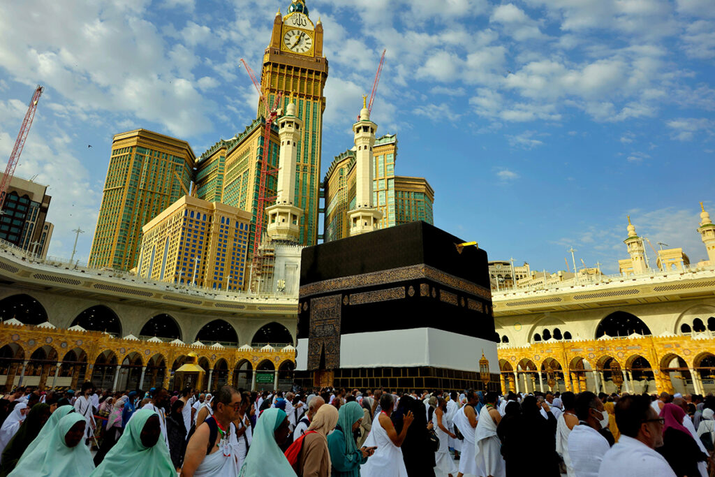 A Spiritual Retreat with Uniworld 21 Days Umrah Package