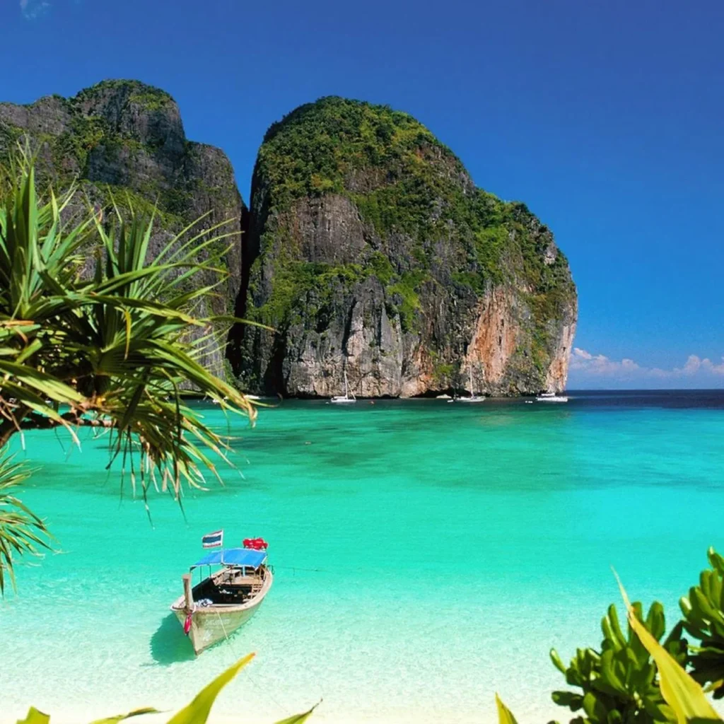 Immerse Yourself in Tropical Beaches and Culture with a 4 Night Tour Package for Thailand