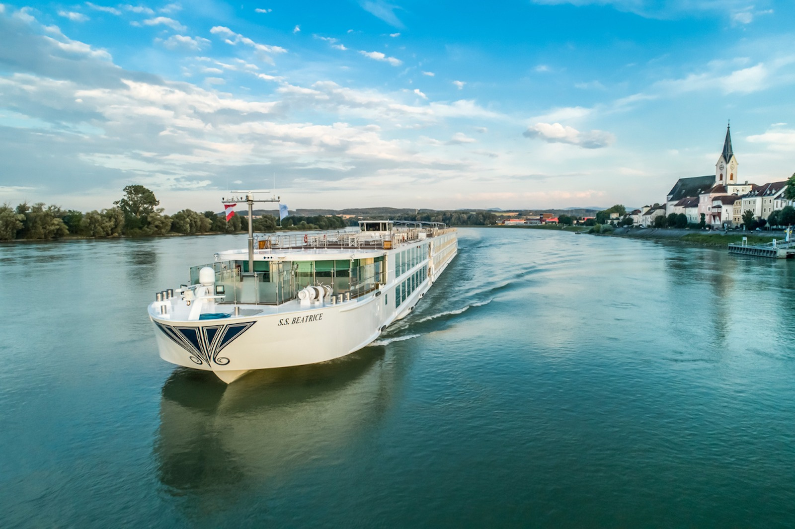 Uniworld Delivers Iceland’s