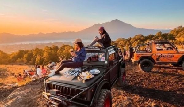 From Friends to Fellow Adventurers: Indonesia Group Tour Packages