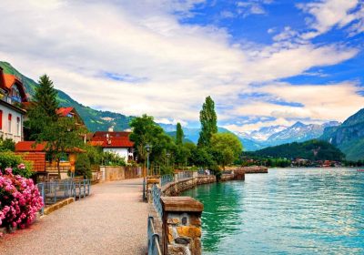 switzerland-village-by-the-lake-c2s925gxhnk7bz8v